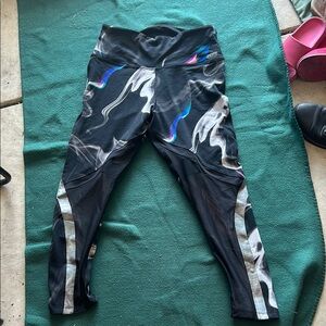 PINK Victoria's Secret Black and Iridescent Leggings